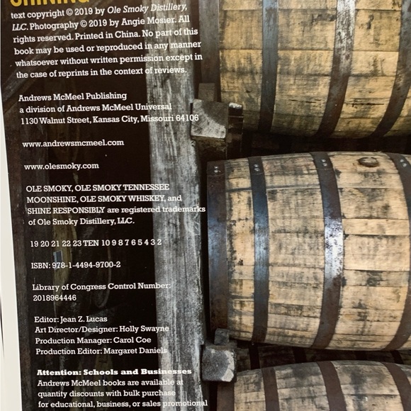 ! Ole Smoky Moonshine Family Cookbook, Gatlinburg Tennessee, Country Cooking - Picture 11 of 12